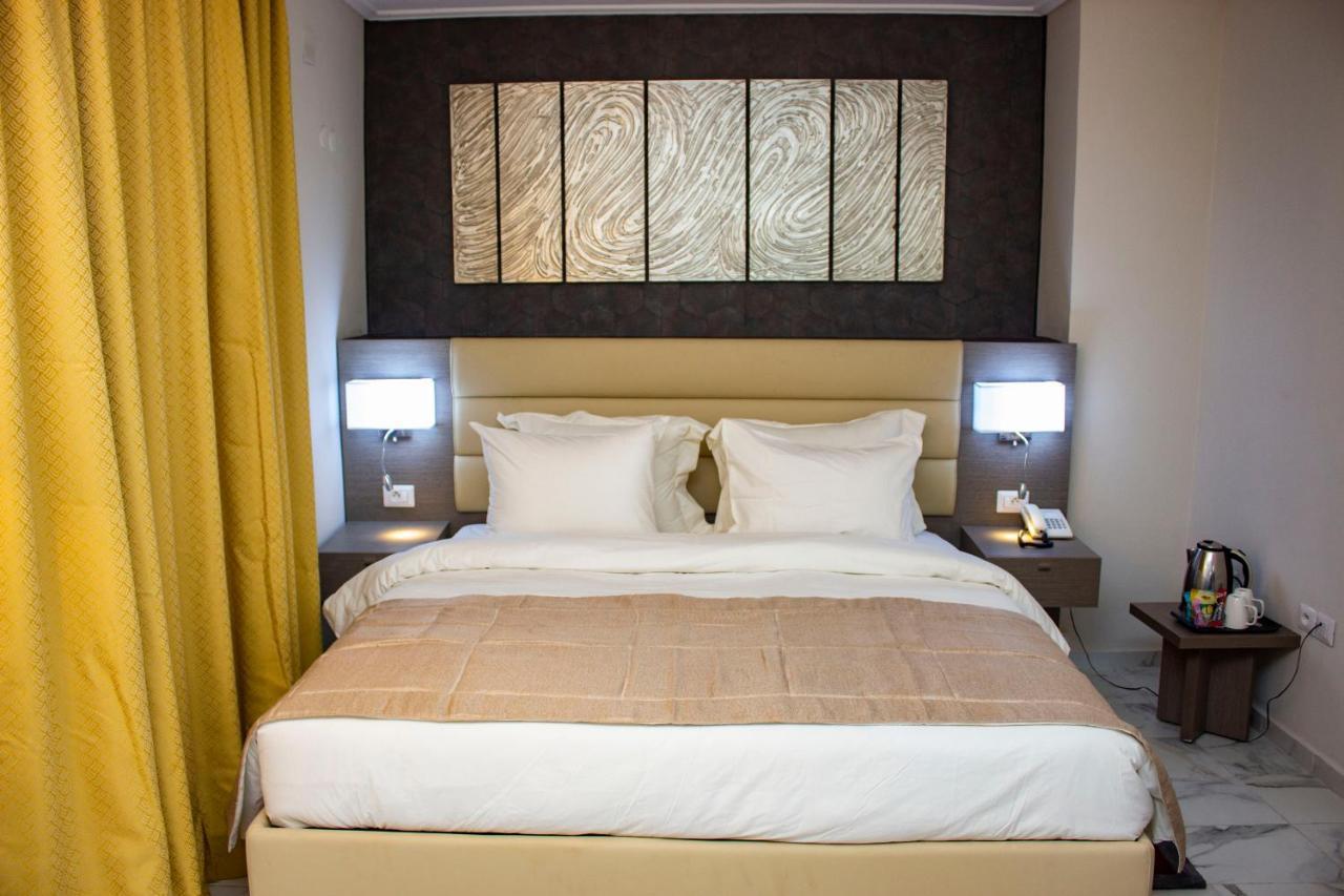 Merina Hotel Yaoundé Екстериор снимка