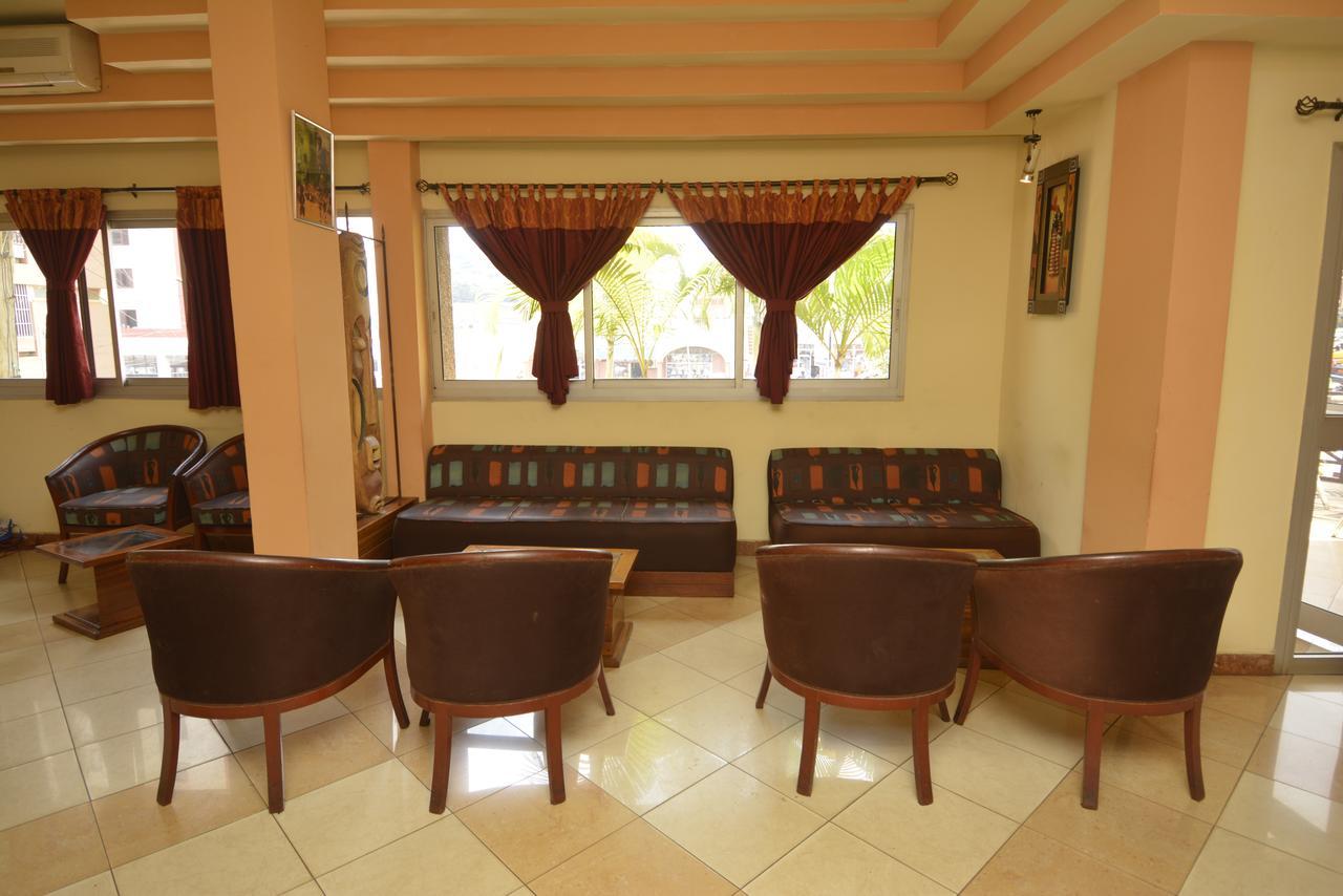 Merina Hotel Yaoundé Екстериор снимка