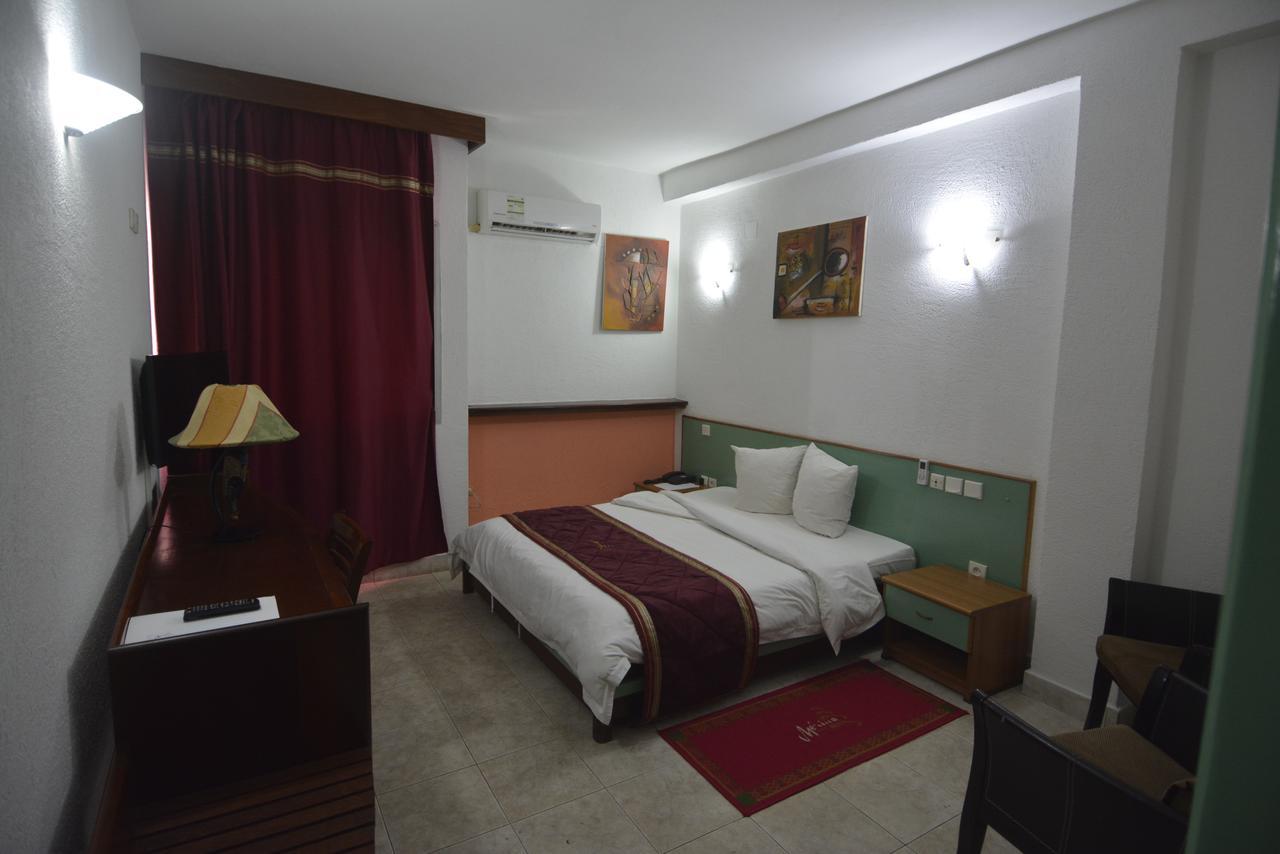 Merina Hotel Yaoundé Екстериор снимка