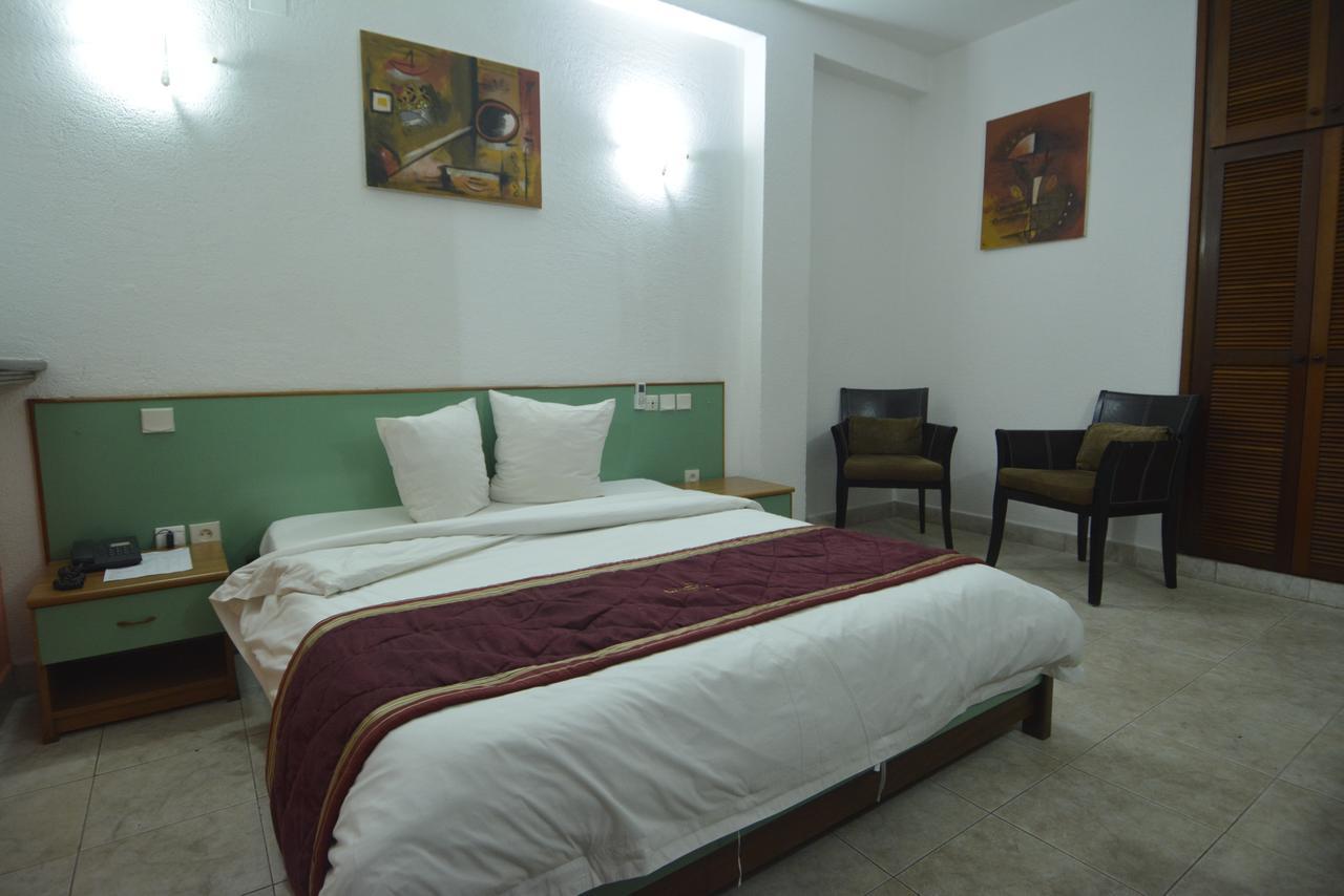 Merina Hotel Yaoundé Екстериор снимка