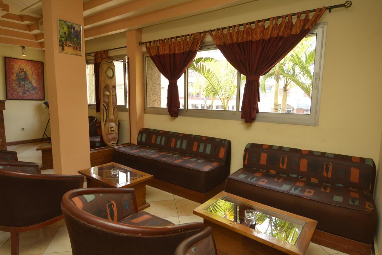 Merina Hotel Yaoundé Екстериор снимка